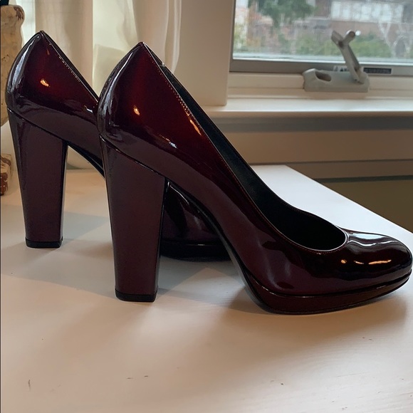 Stuart Weitzman Red Patent Leather Heels - Picture 2 of 3